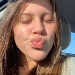 Meet your Posher, Madelyn